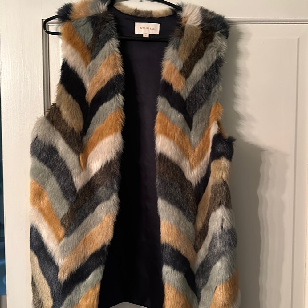 Faux fur sleeveless vest